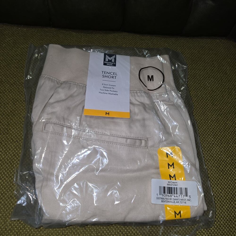 Member's Mark Tencel Short 4in inseam Beige Medium pockets NIP